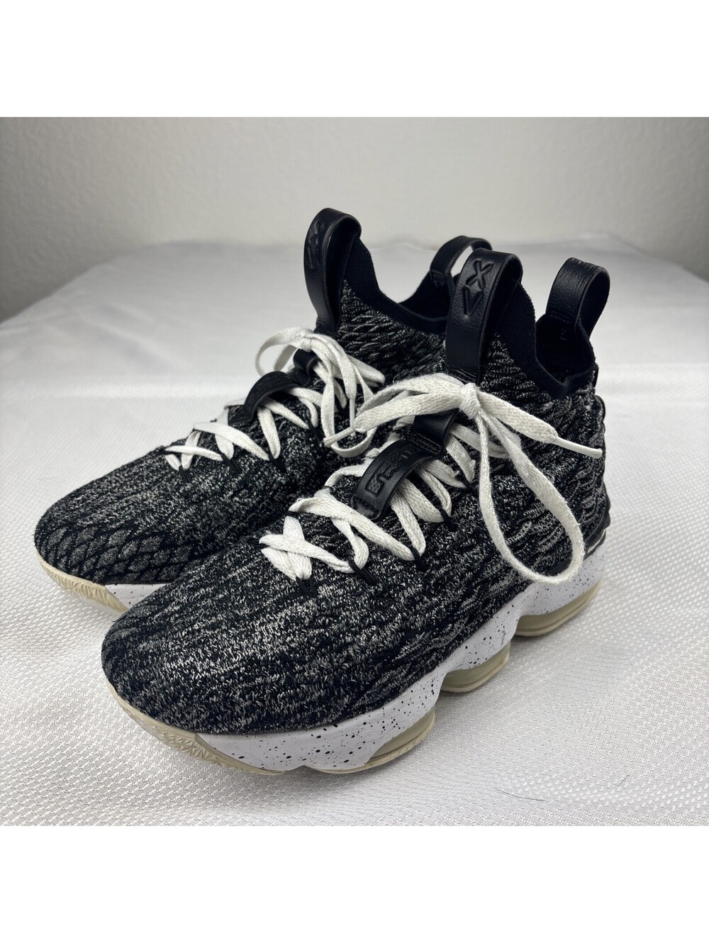 Nike LeBron 15 XV Ashes Black White Oreo 922811-002 Size 6 Youth